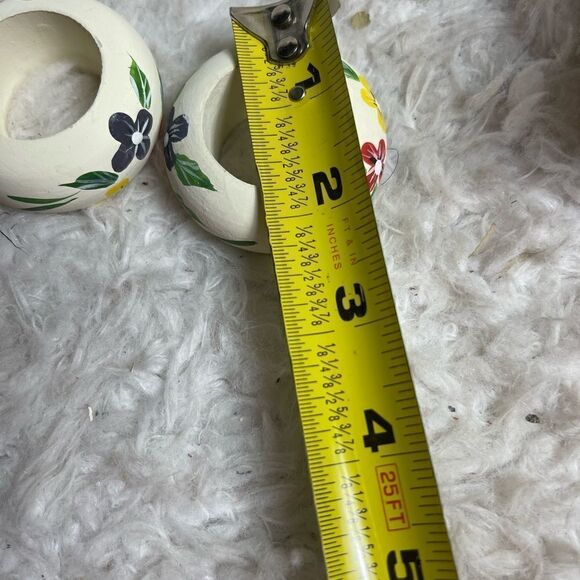 Home trends Vintage wood Painted Napkin Rings (4) with Matching Painted Box - Picture 11 of 11